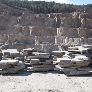 Kitermelt táblák a porfír bányában