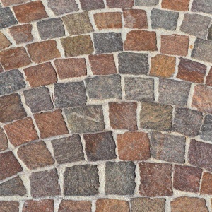 Lilás, zöldes, barnás